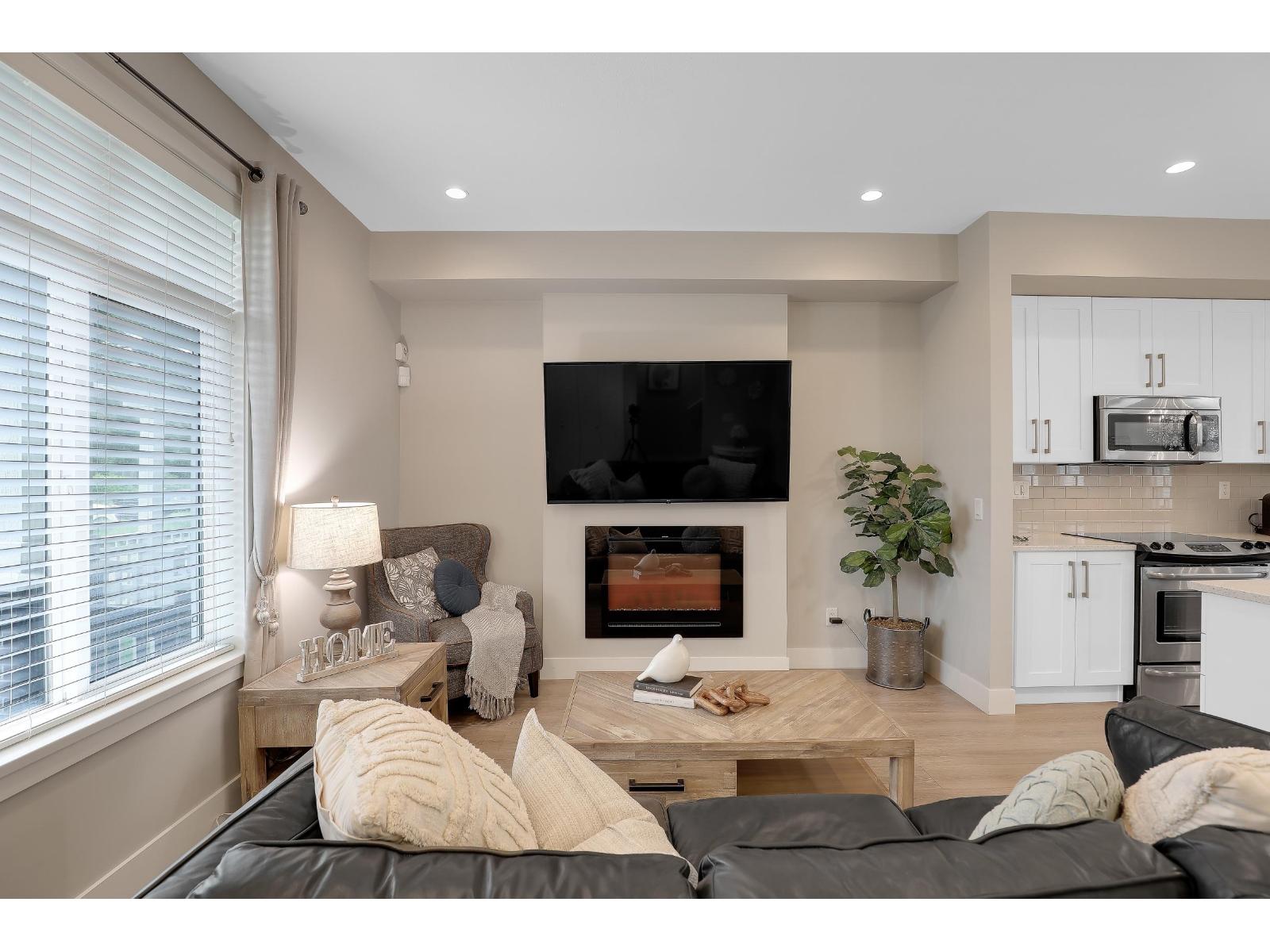 20377 82 AVENUE, Langley