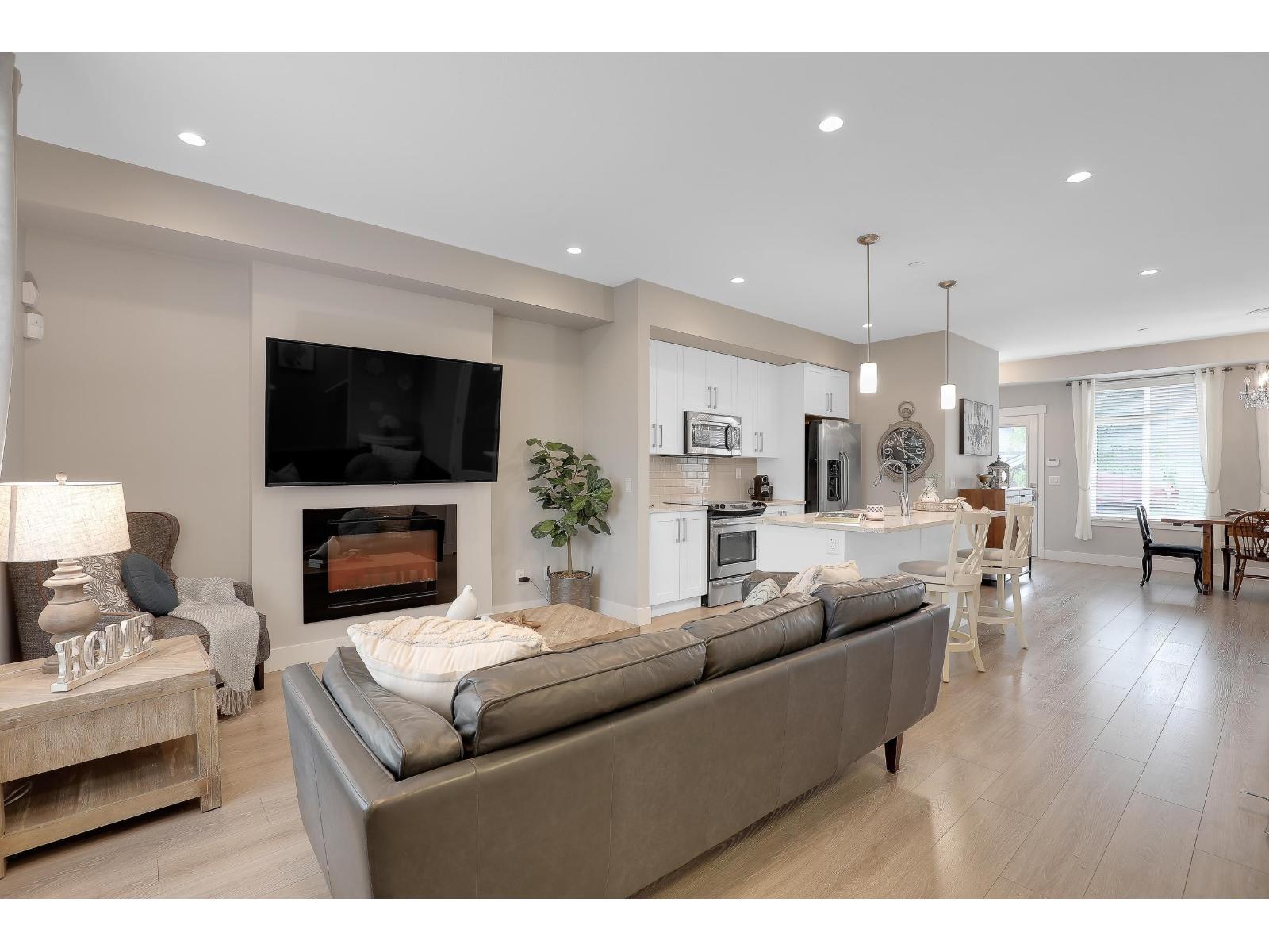 20377 82 AVENUE, Langley