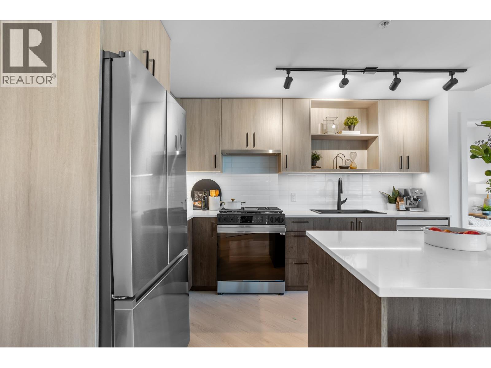 505 2002 ST GEORGE STREET, Port Moody