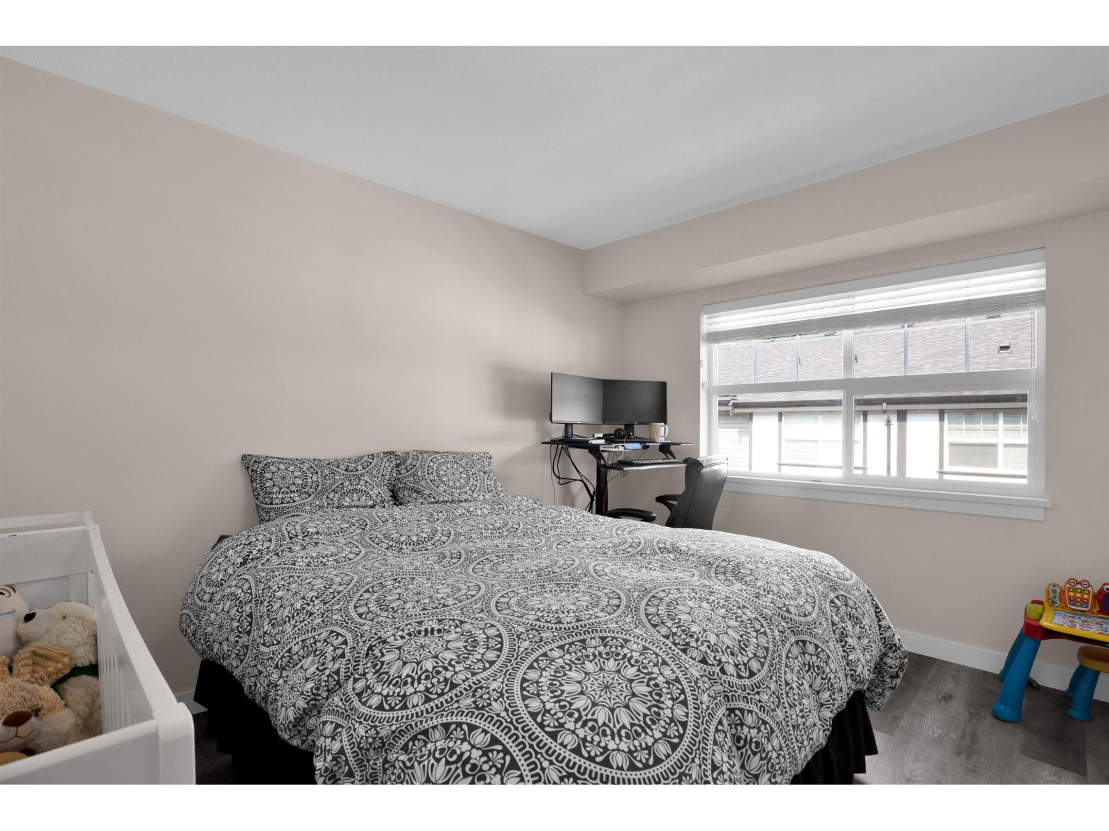 25 7740 GRAND STREET, Mission