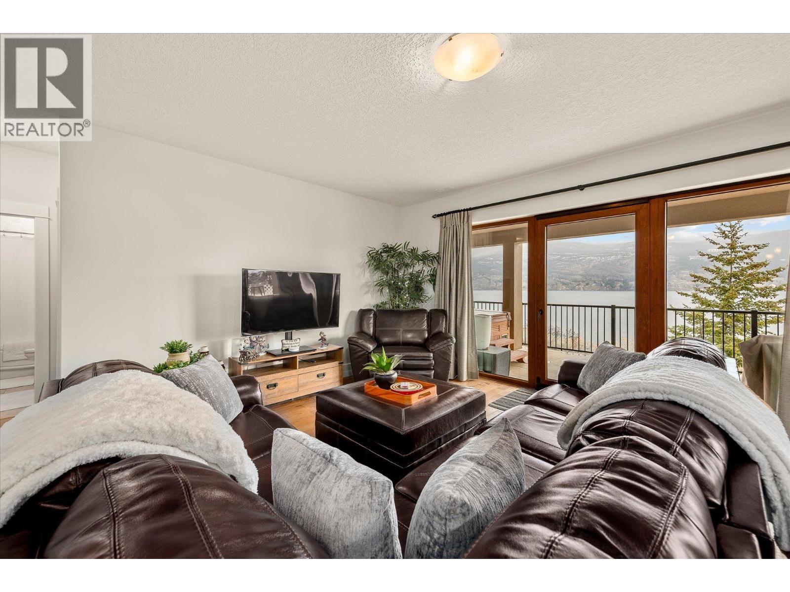 14419 Downton Avenue Unit# 206, Summerland