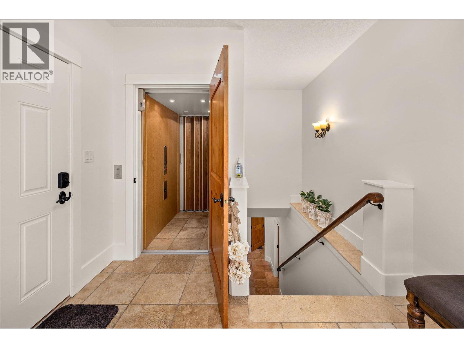 14419 Downton Avenue Unit# 206, Summerland