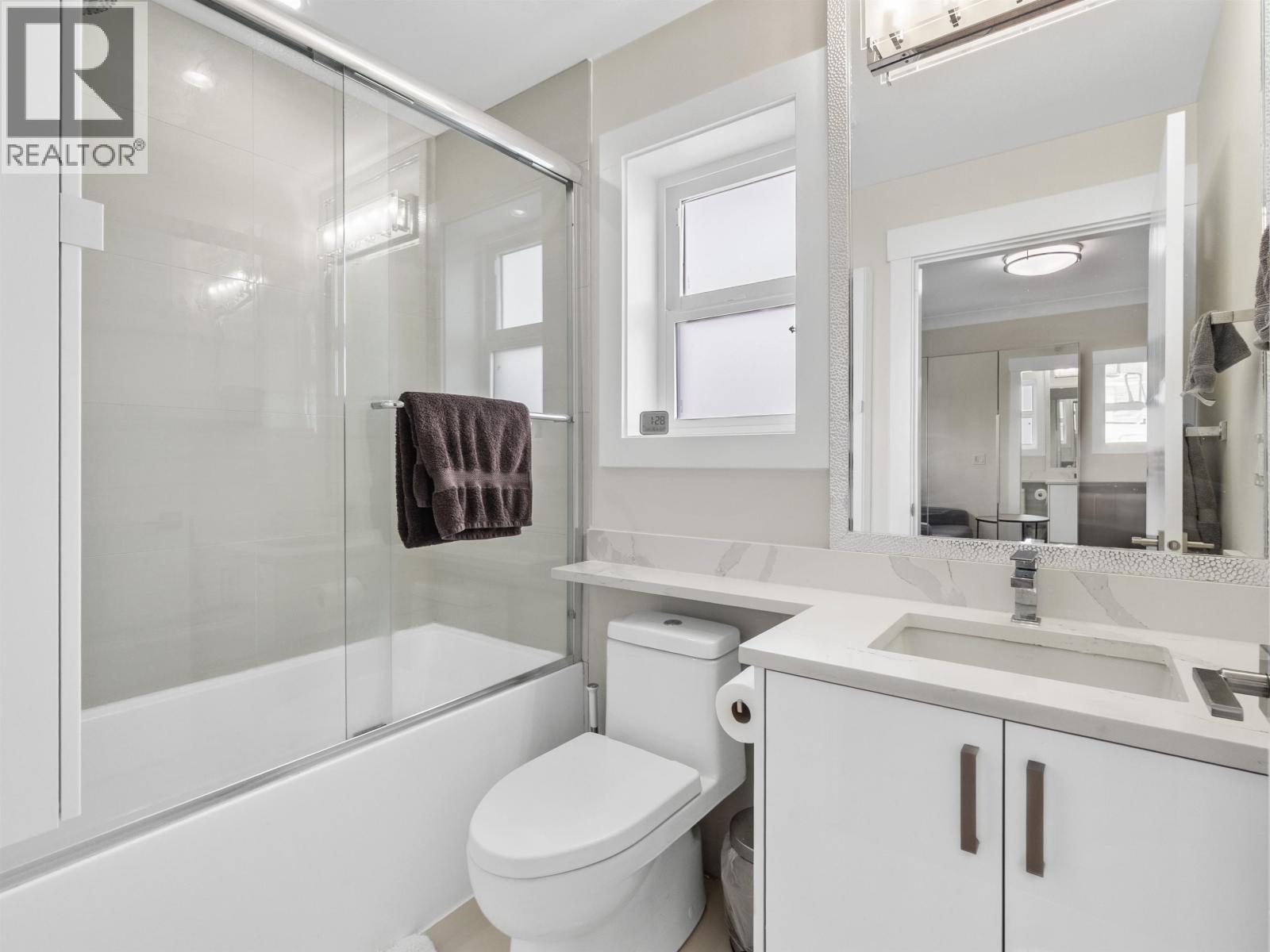 2699 E 7TH AVENUE, Vancouver