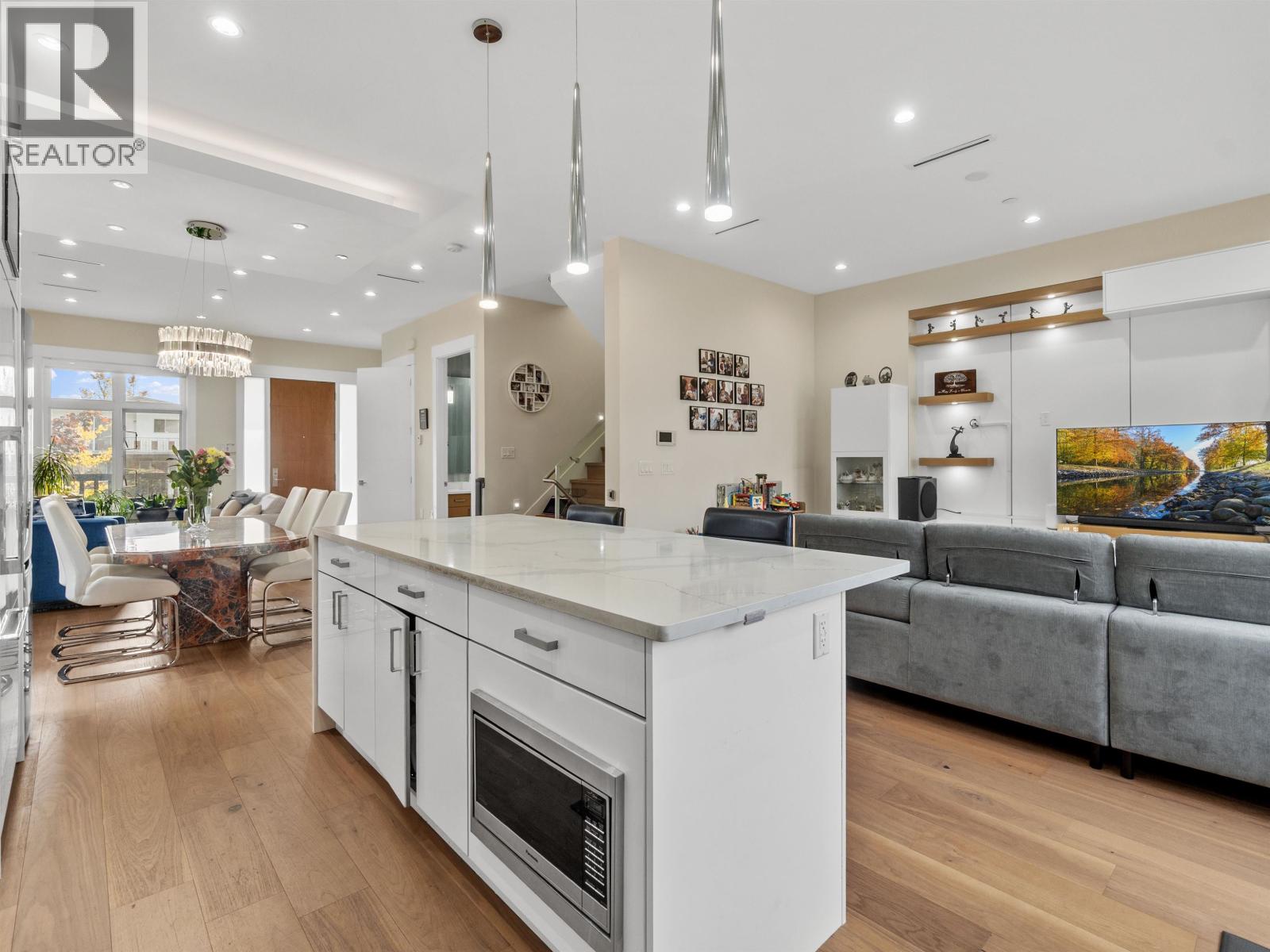 2699 E 7TH AVENUE, Vancouver