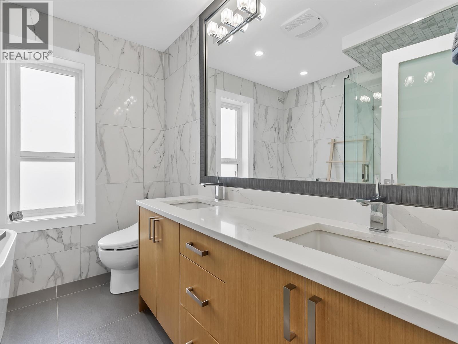 2699 E 7TH AVENUE, Vancouver