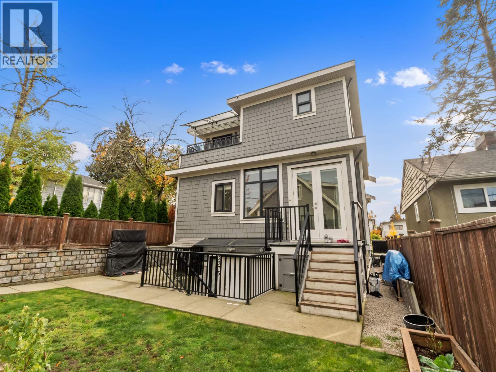 2699 E 7TH AVENUE, Vancouver