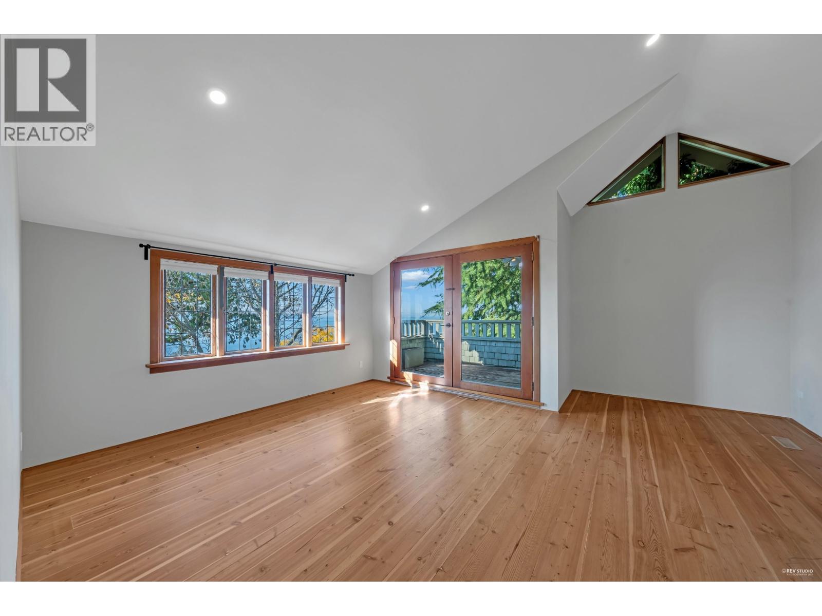 2602 OTTAWA AVENUE, West Vancouver