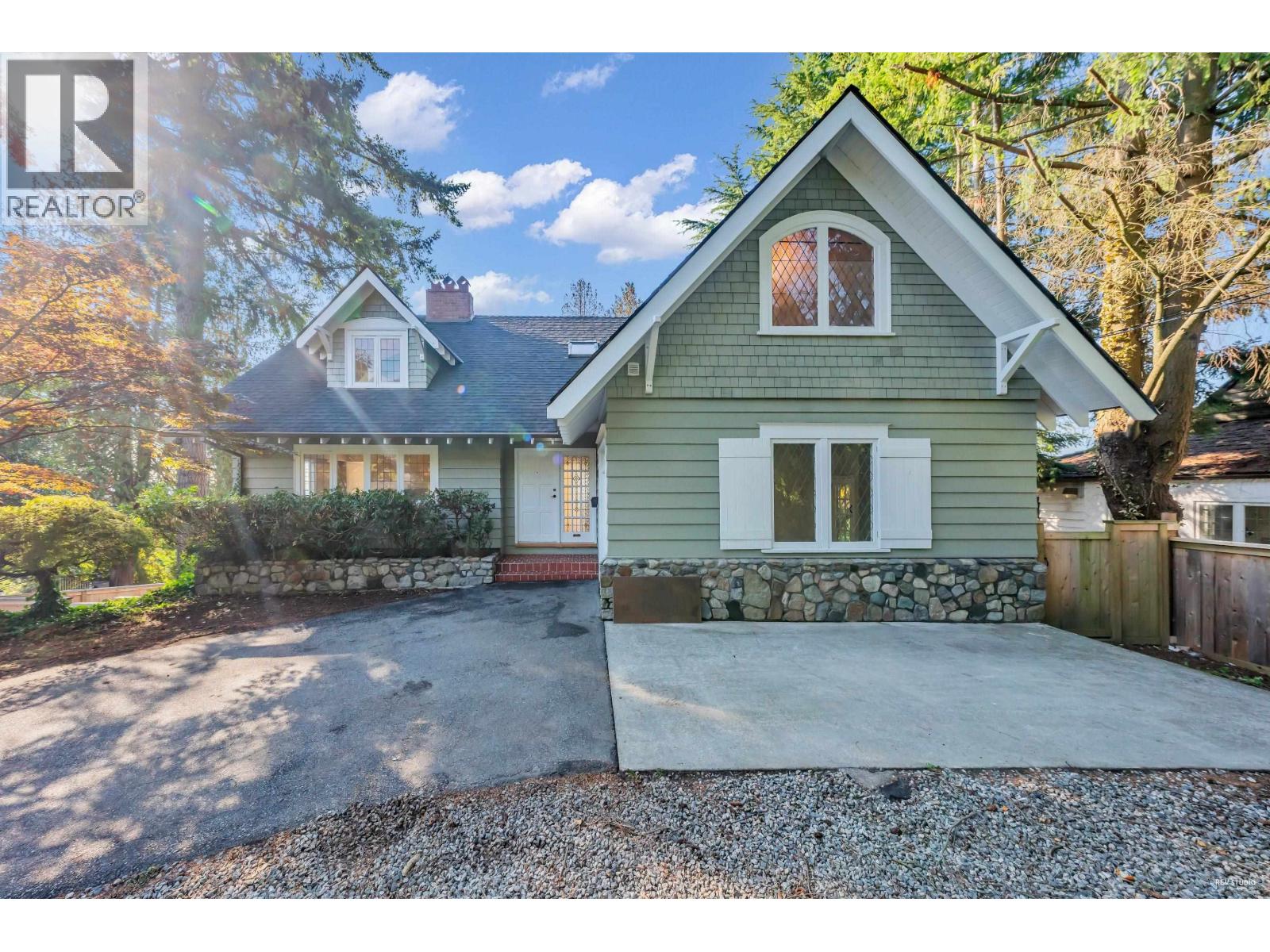 2602 OTTAWA AVENUE, West Vancouver