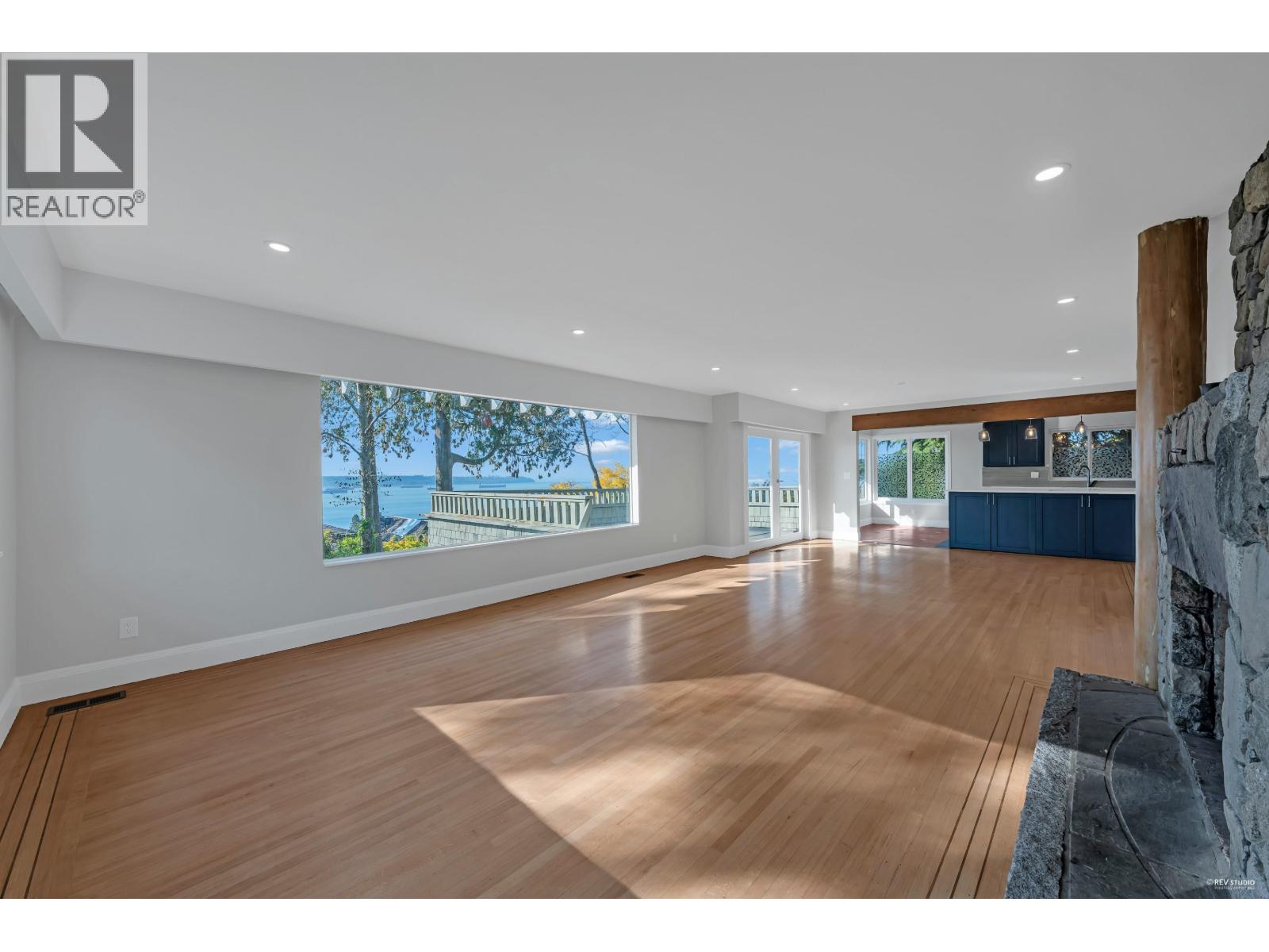 2602 OTTAWA AVENUE, West Vancouver