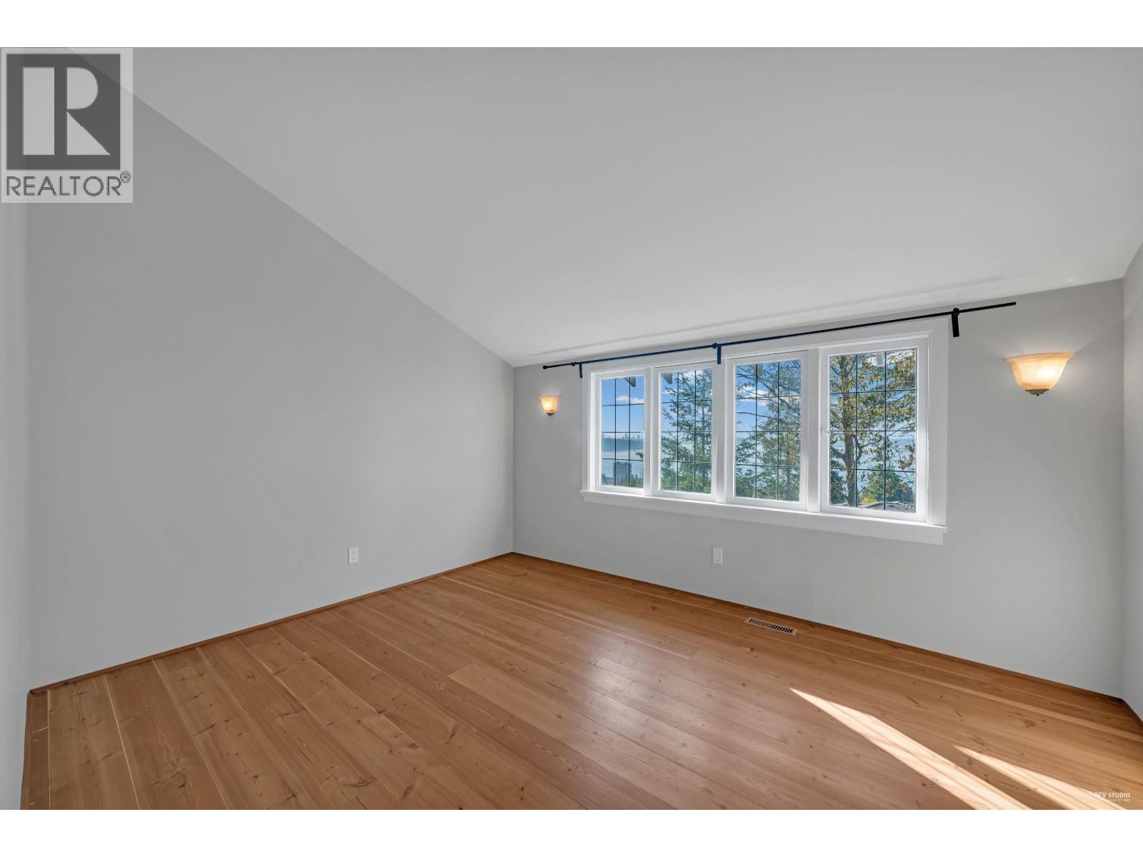 2602 OTTAWA AVENUE, West Vancouver