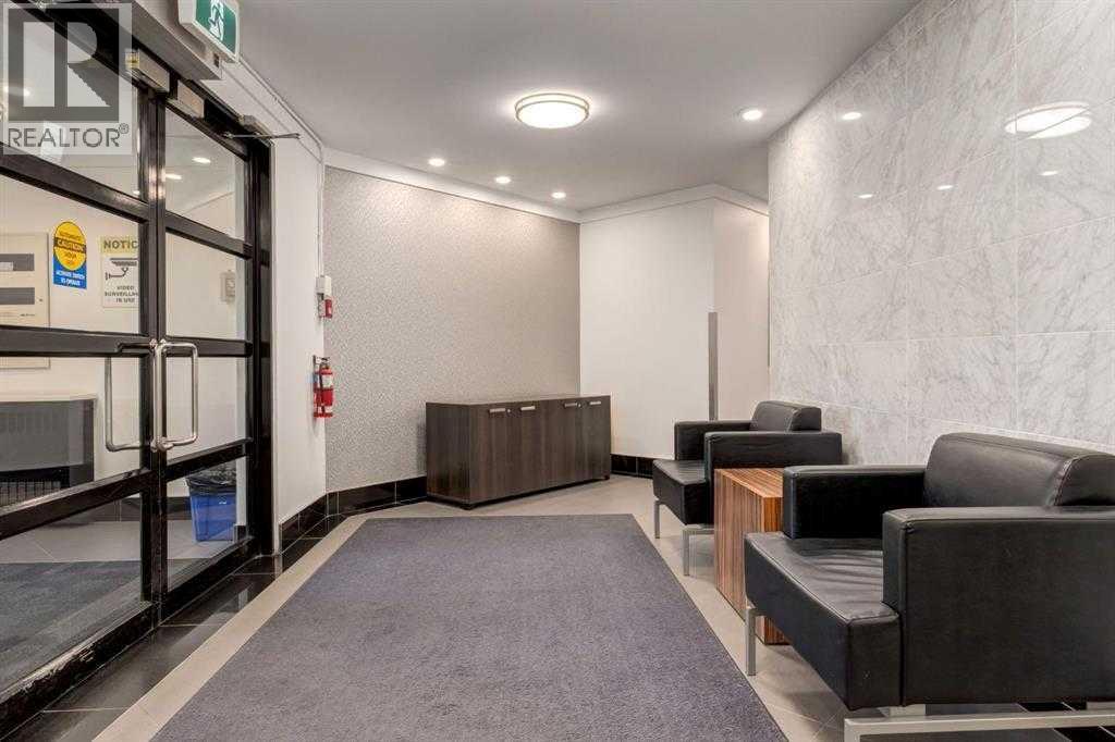 Single Family House for Sale in   Sierra Morena Mews SW Signal Hill Calgary 