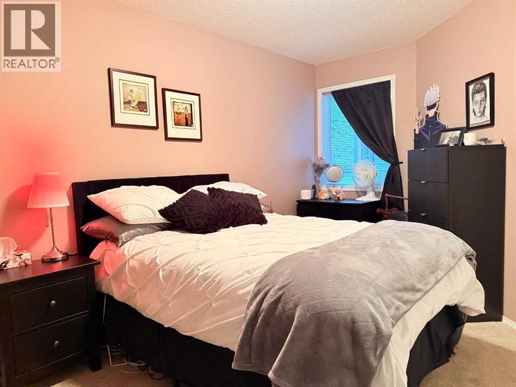 Single Family House for Sale in   Sierra Morena Mews SW Signal Hill Calgary 