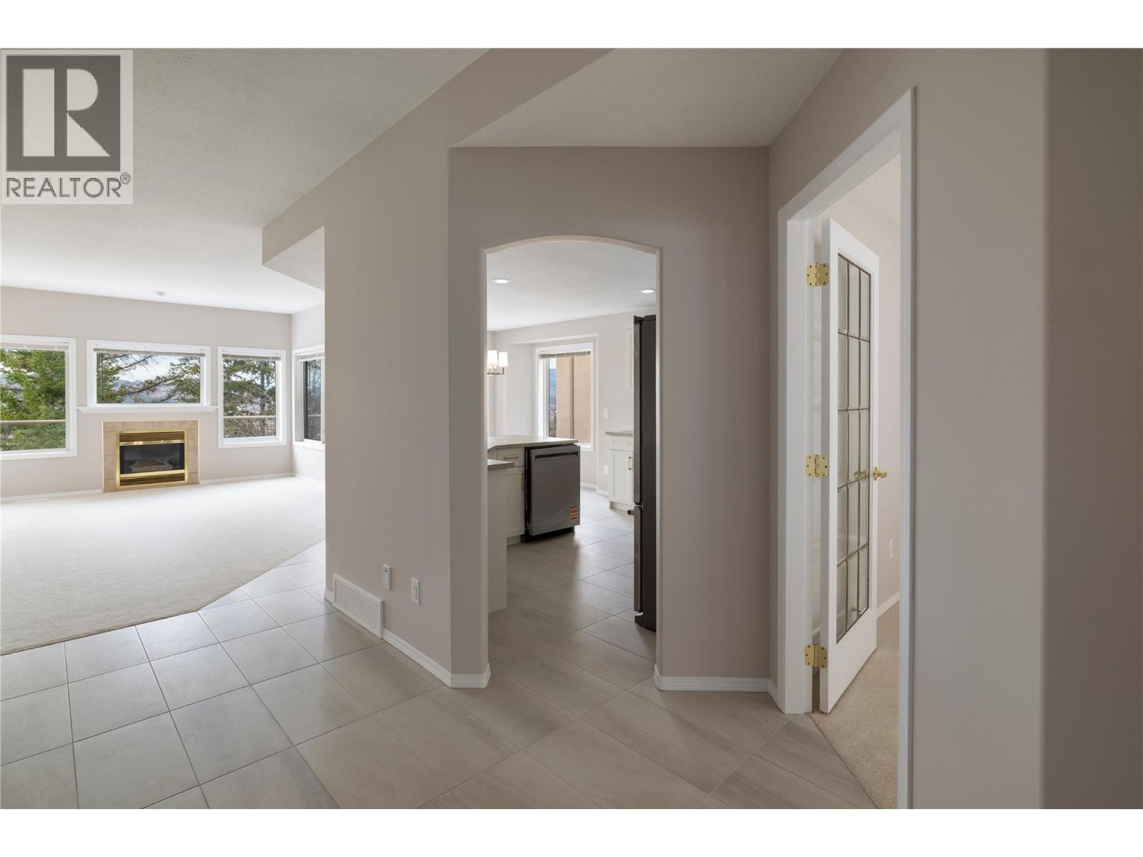 14 2300 Silver Place, Kelowna