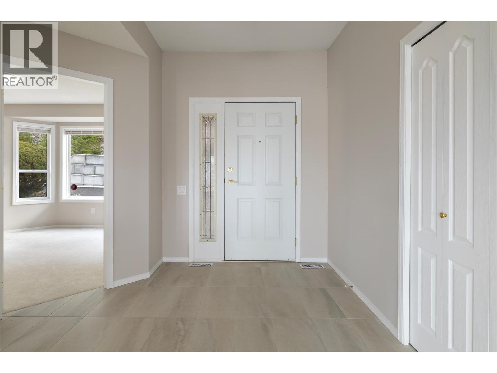 14 2300 Silver Place, Kelowna