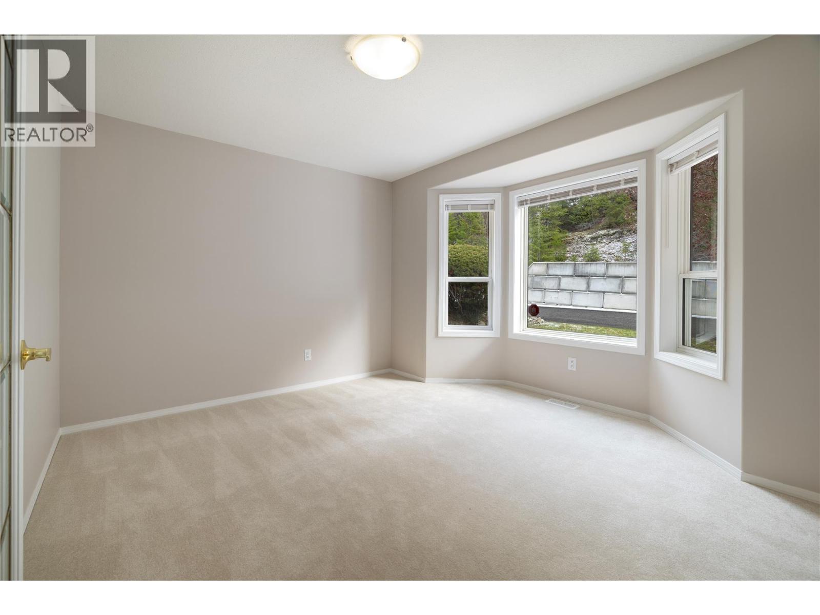 14 2300 Silver Place, Kelowna