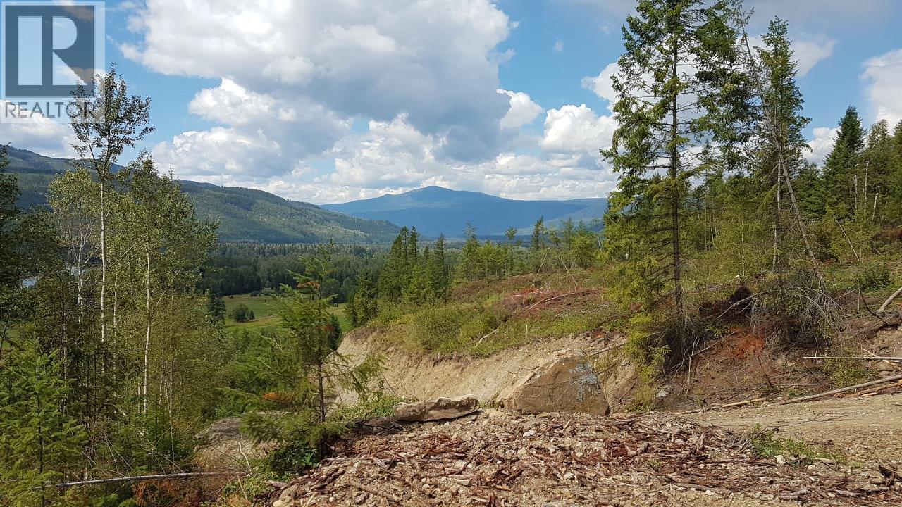 1525 YELLOWHEAD Highway - photo 2