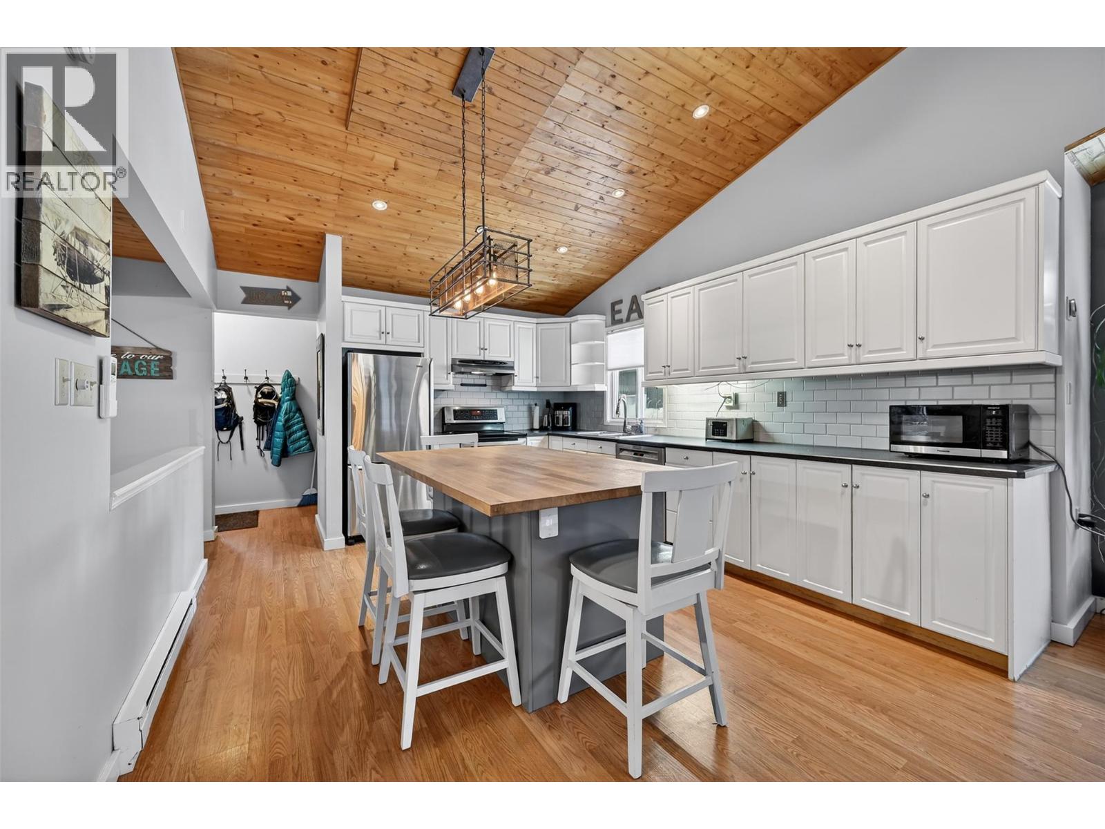 4532 Columere Road - Photo 3 of 52, Fairmont Hot Springs, British Columbia