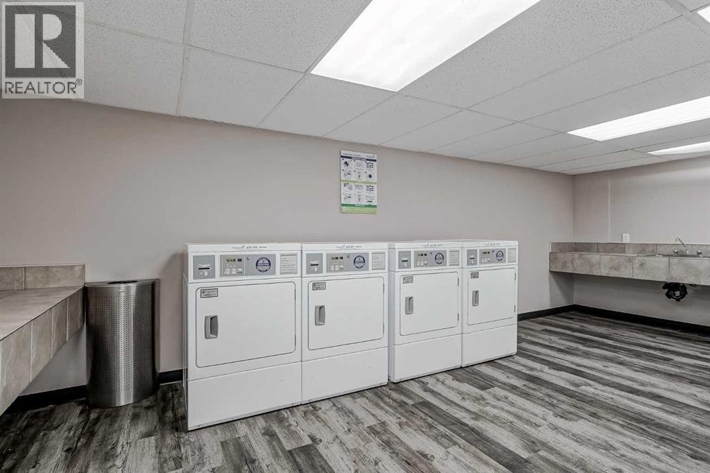 Single Family House for Sale in   Dalton Drive NW Dalhousie Calgary 