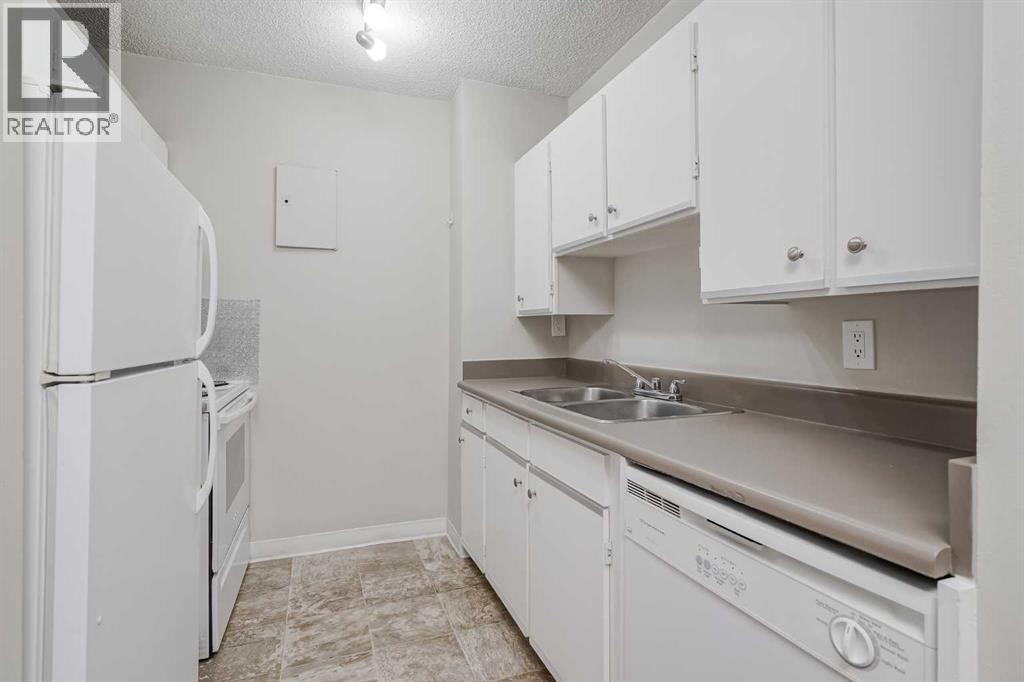 Single Family House for Sale in   Dalton Drive NW Dalhousie Calgary 