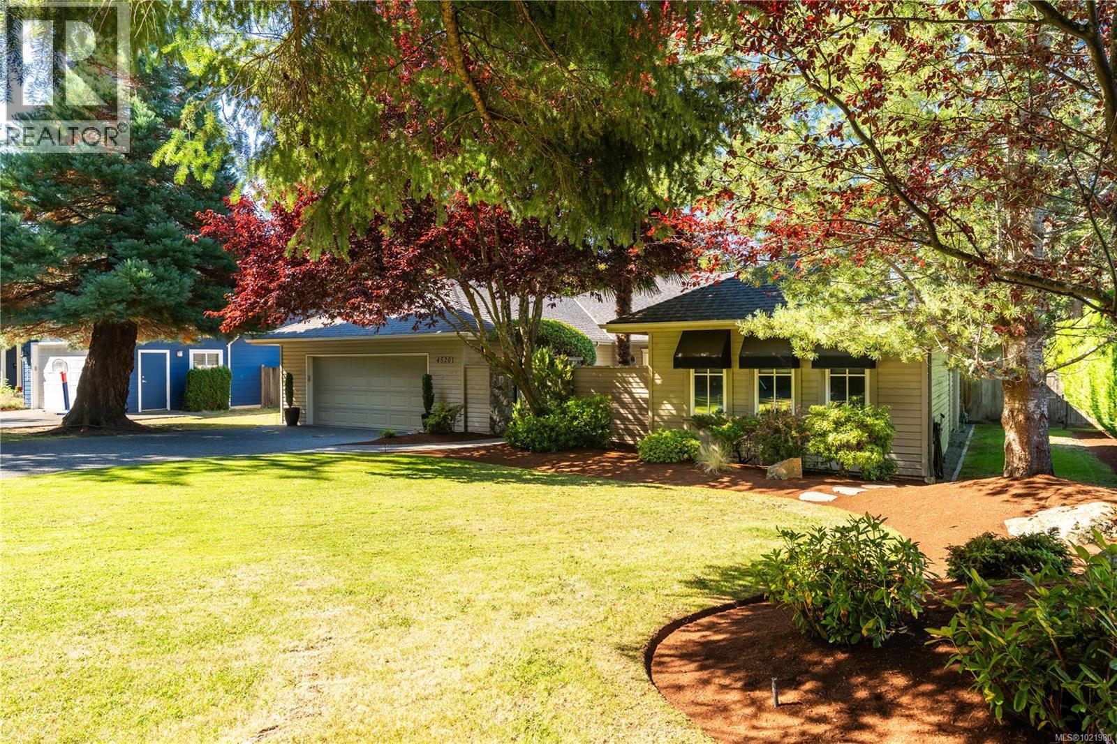 4520 Limerick Lane, Saanich