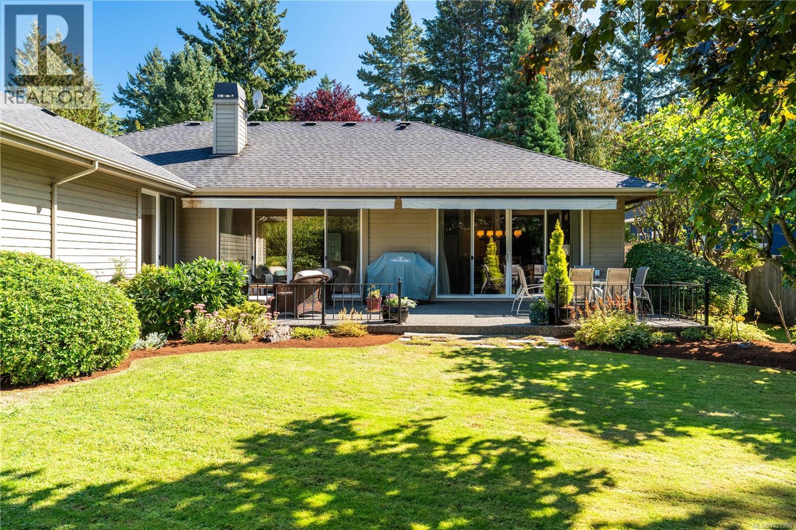 4520 Limerick Lane, Saanich