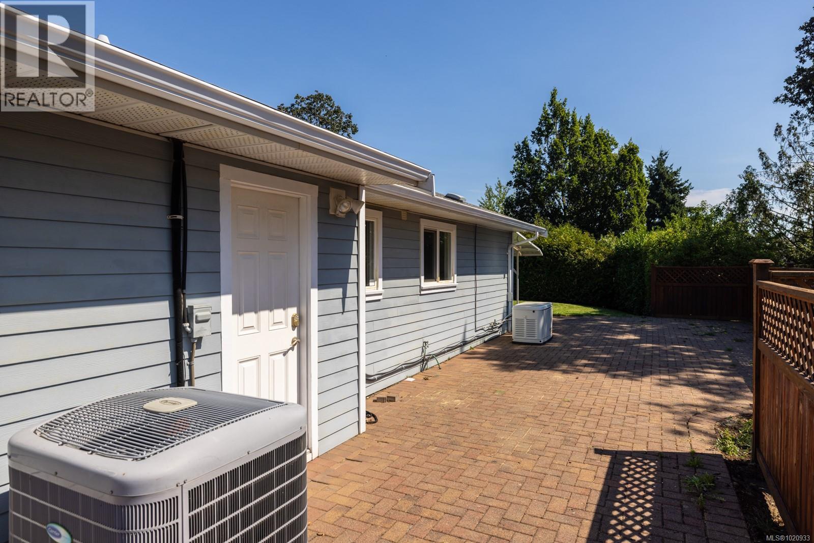 2889 Maurice Lane, Langford