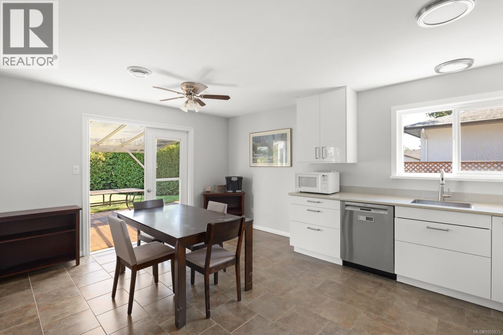 2889 Maurice Lane, Langford