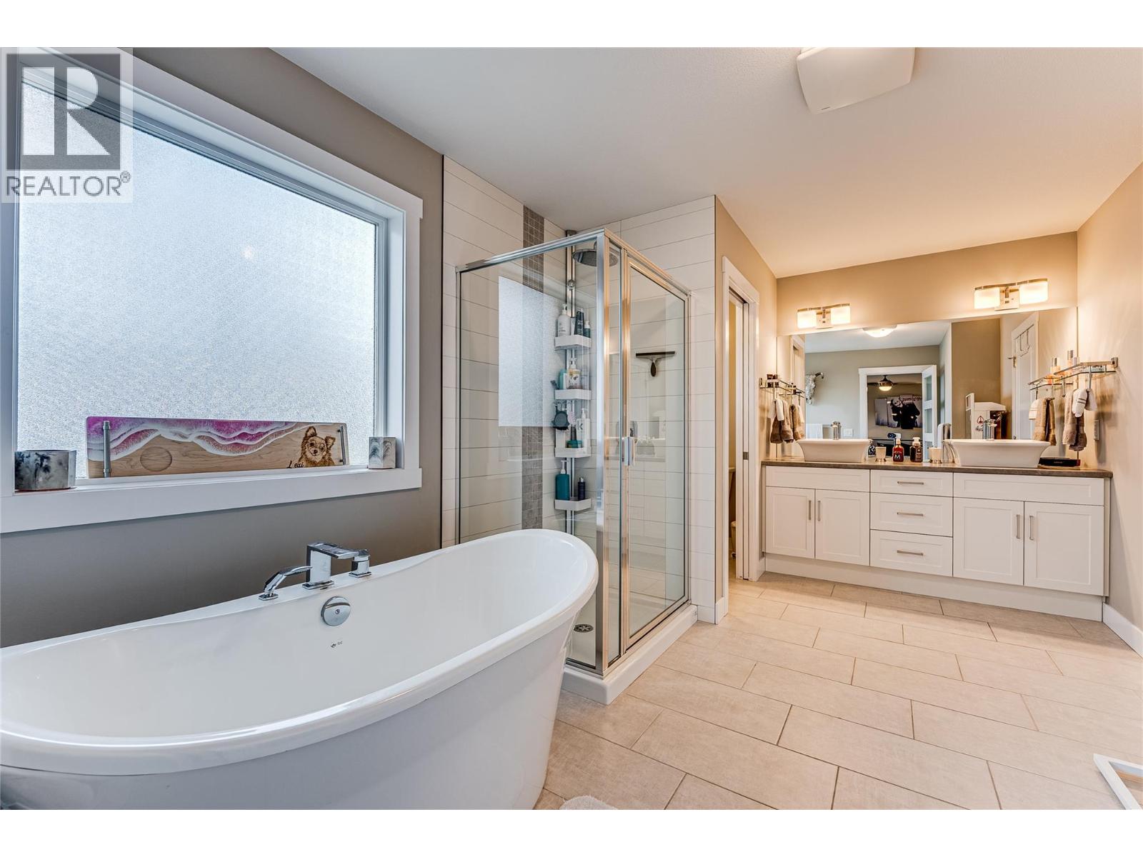 2893 Robinson Road Unit# 2, Lake Country