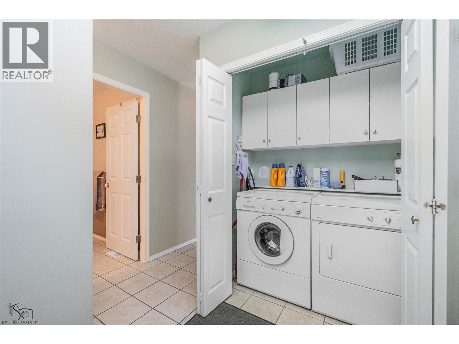 5897 Fairview Place, Oliver