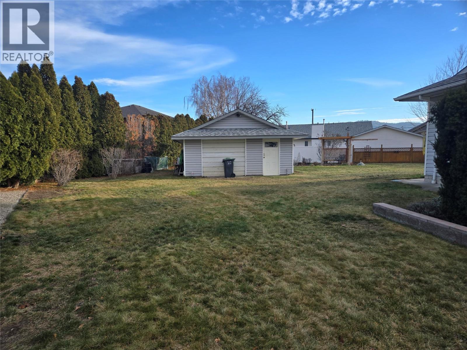 5897 Fairview Place, Oliver