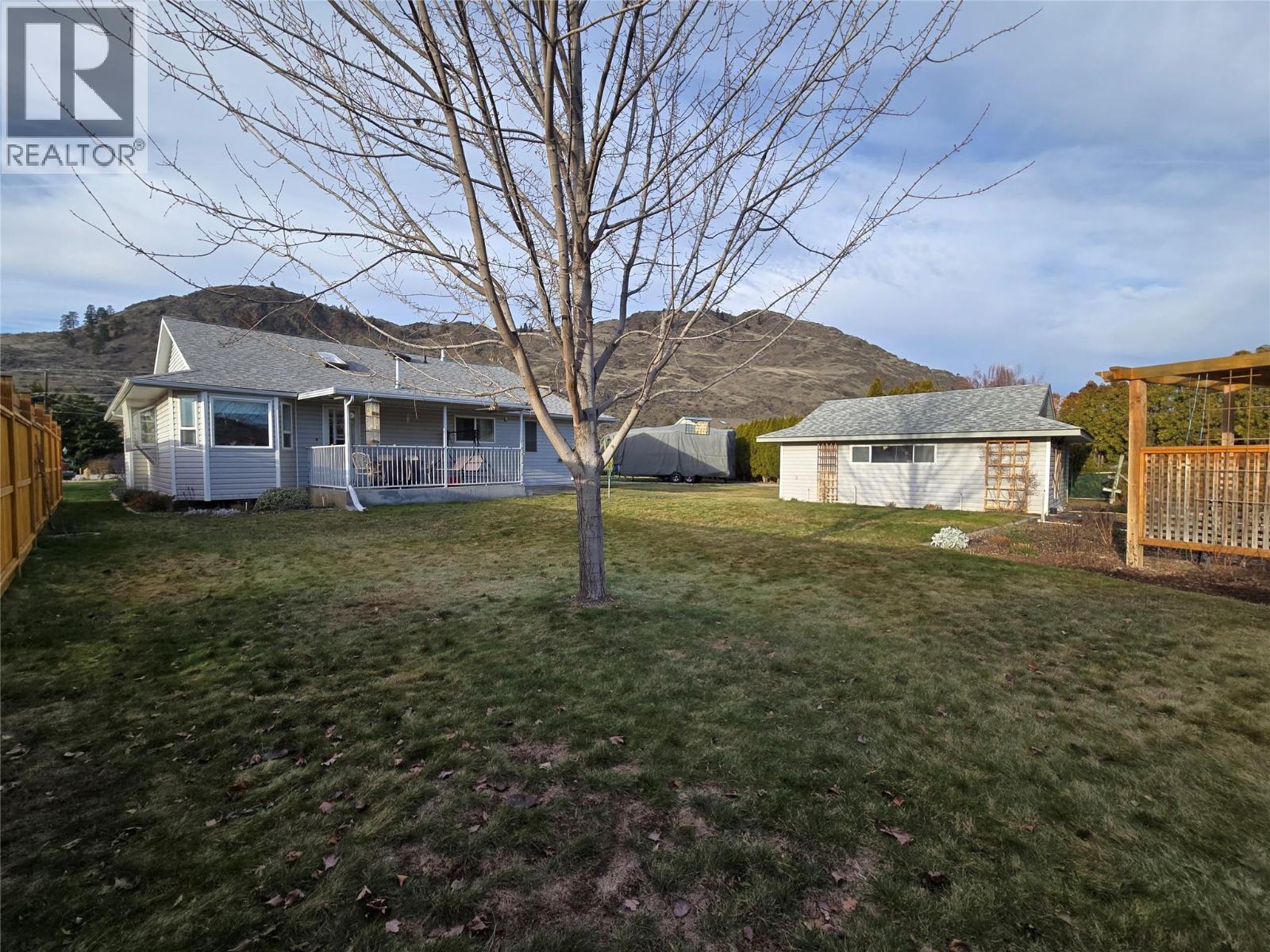 5897 Fairview Place, Oliver