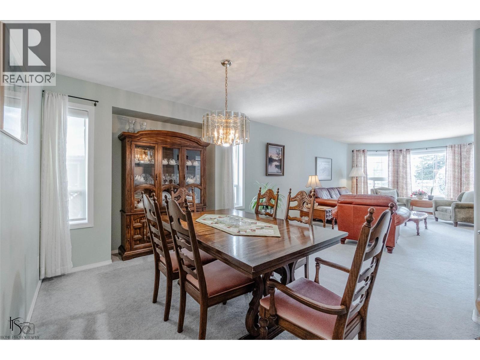 5897 Fairview Place, Oliver