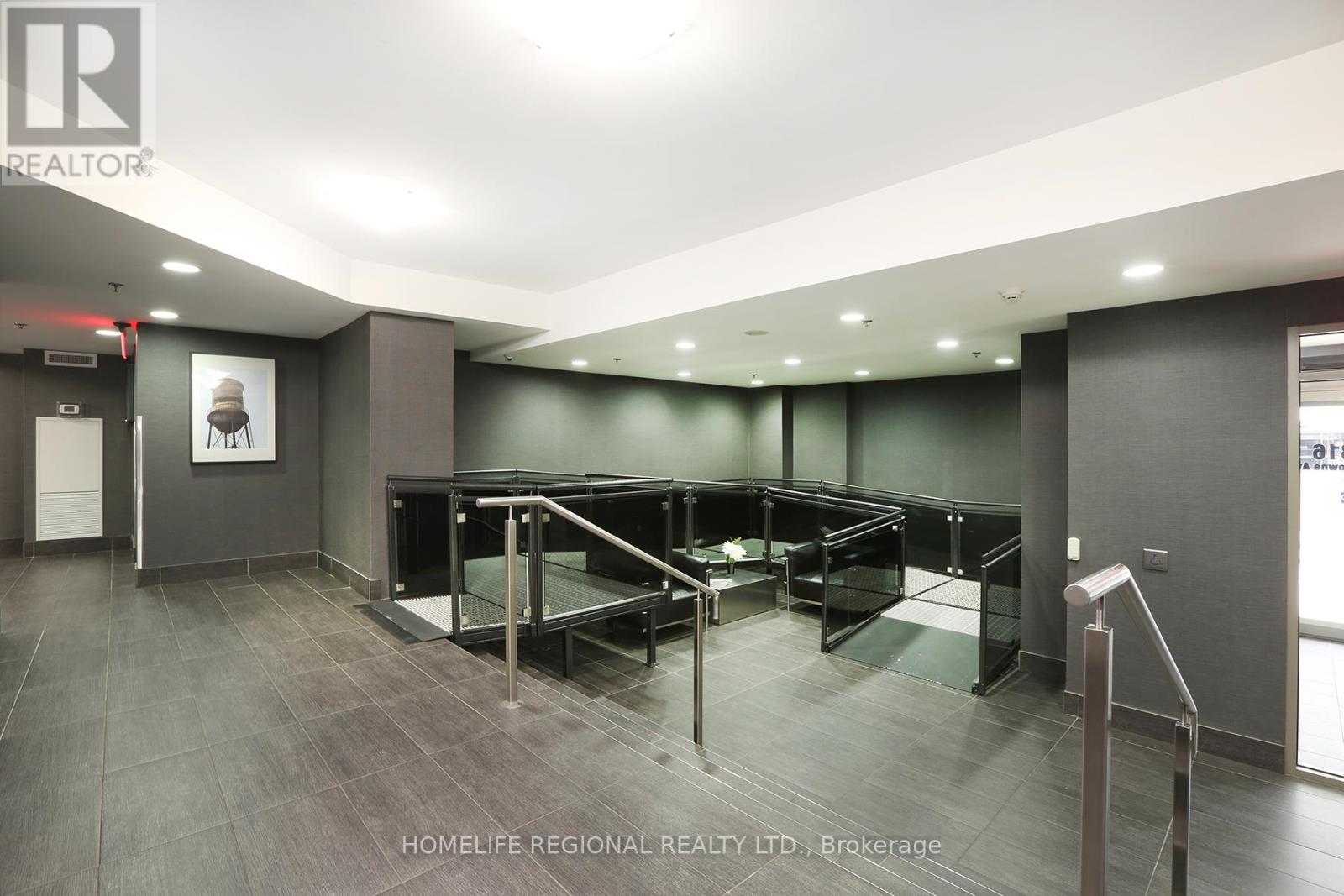 #1015 816 LANSDOWNE AVENUE - 4