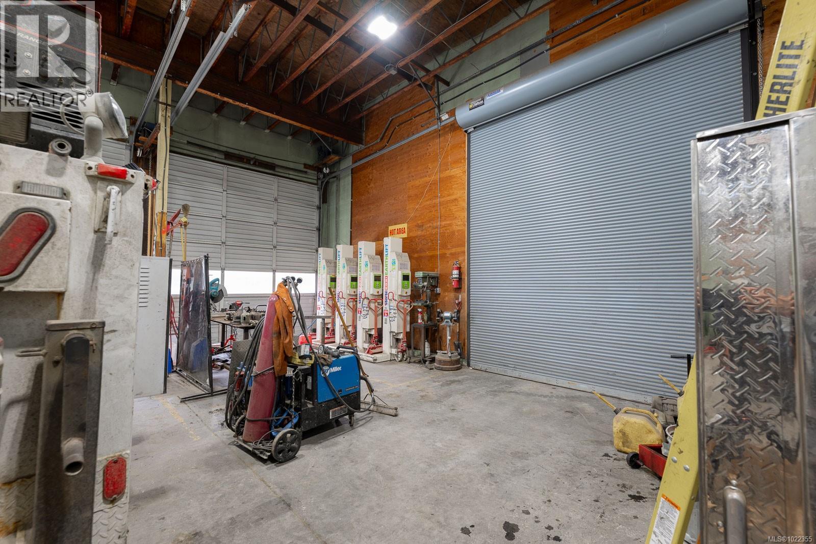 4820 WALLACE ST - 22