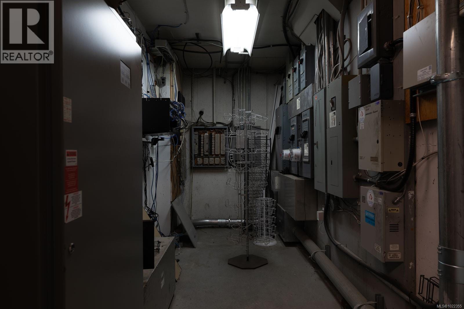 4820 WALLACE ST - 34