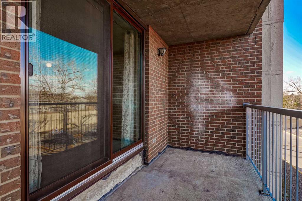 Single Family House for Sale in   Dalton Drive NW Dalhousie Calgary 