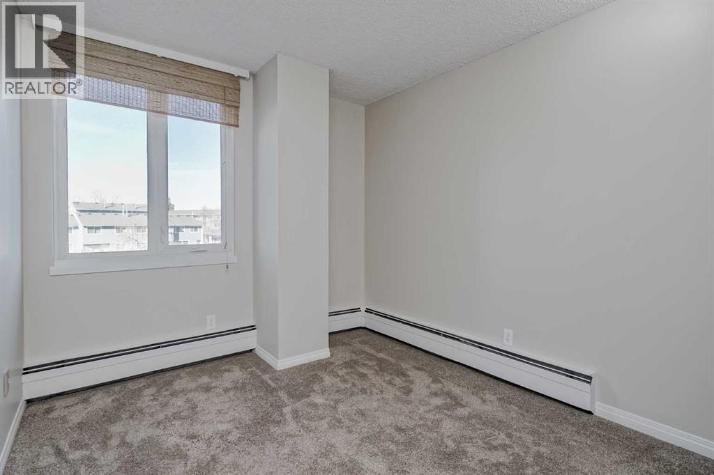 Single Family House for Sale in   Dalton Drive NW Dalhousie Calgary 