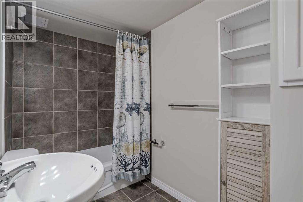 Single Family House for Sale in   Dalton Drive NW Dalhousie Calgary 