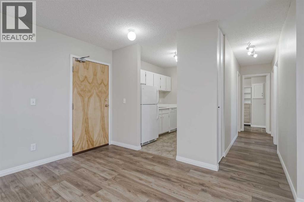 Single Family House for Sale in   Dalton Drive NW Dalhousie Calgary 