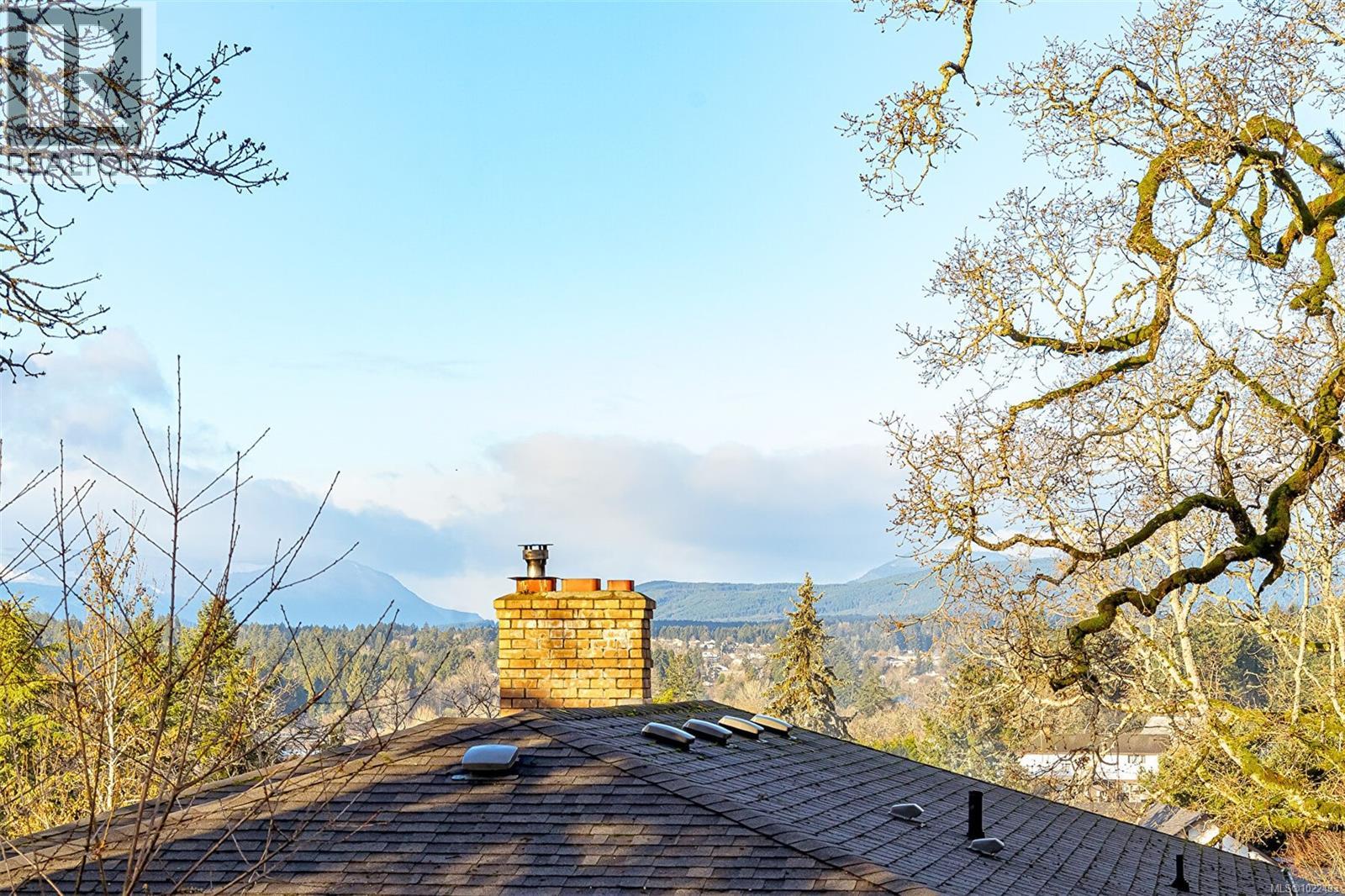 6026 Hyacinth Pl, Duncan