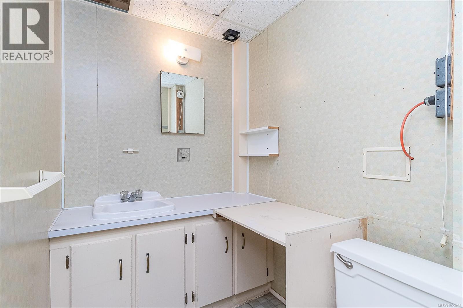 6026 Hyacinth Pl, Duncan