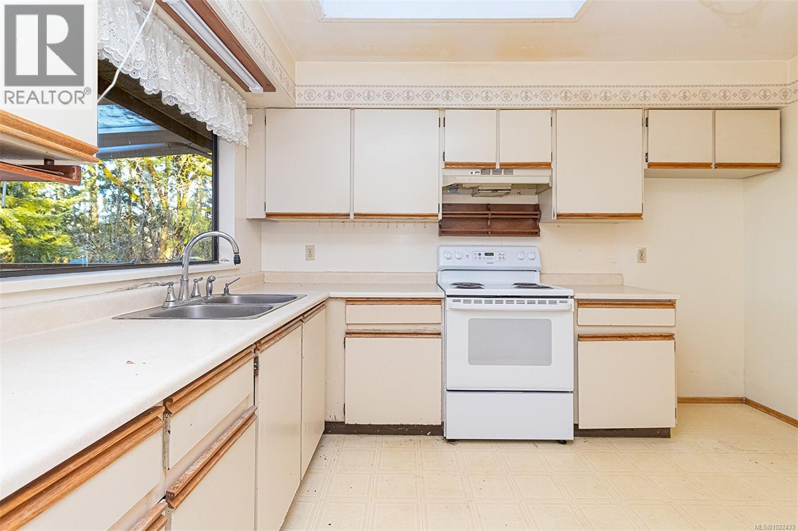 6026 Hyacinth Pl, Duncan