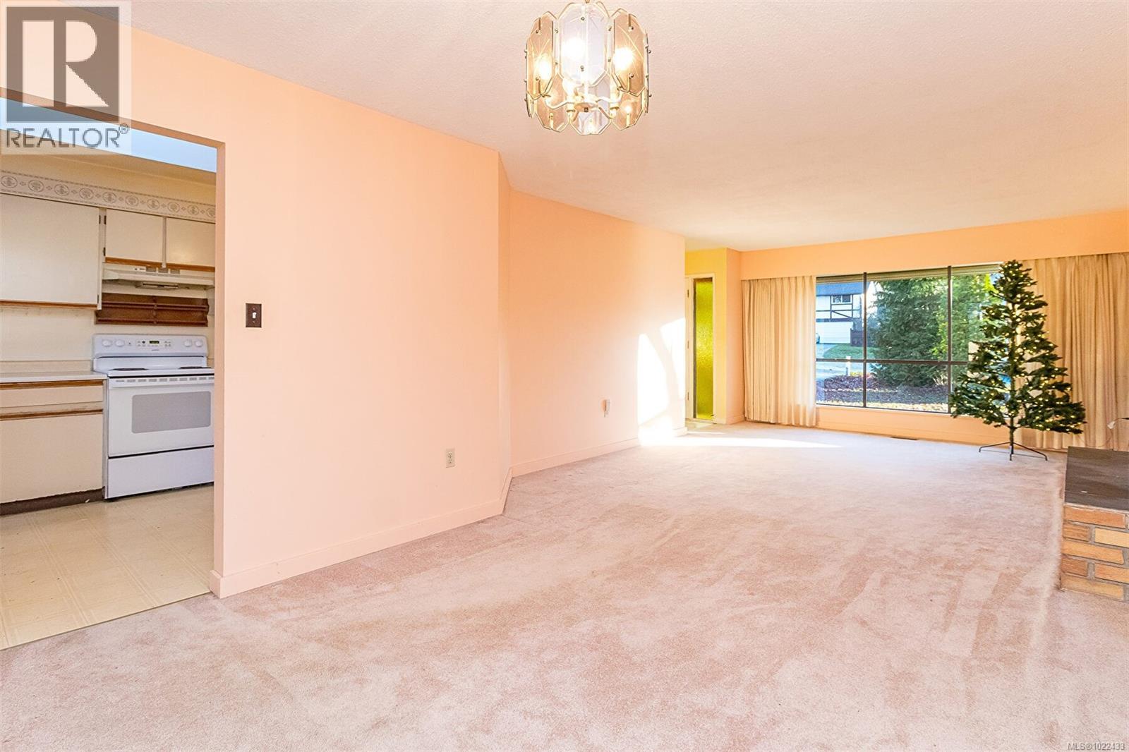 6026 Hyacinth Pl, Duncan