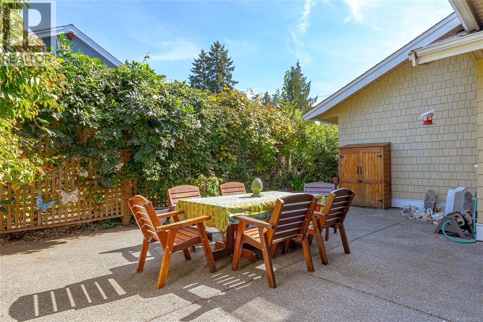 598 Arbutus St, Qualicum Beach