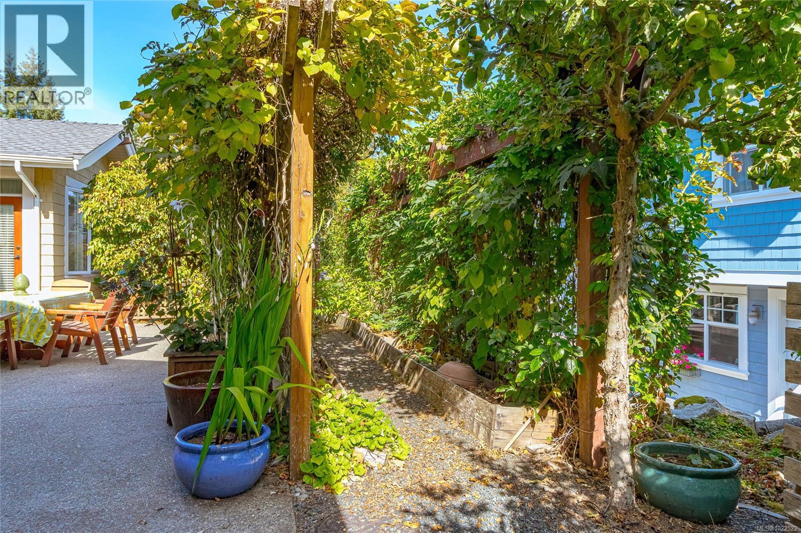 598 Arbutus St, Qualicum Beach