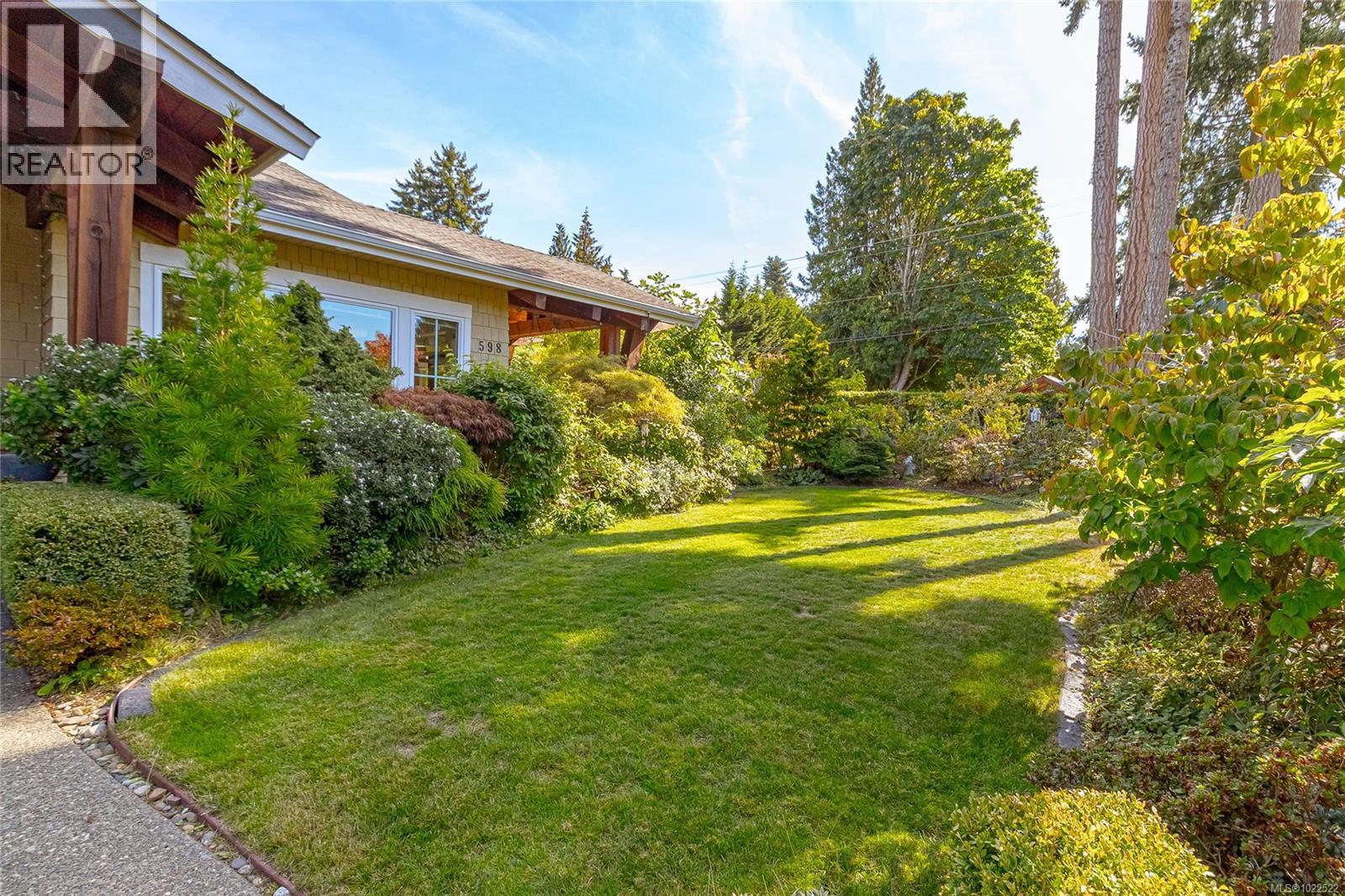 598 Arbutus St, Qualicum Beach