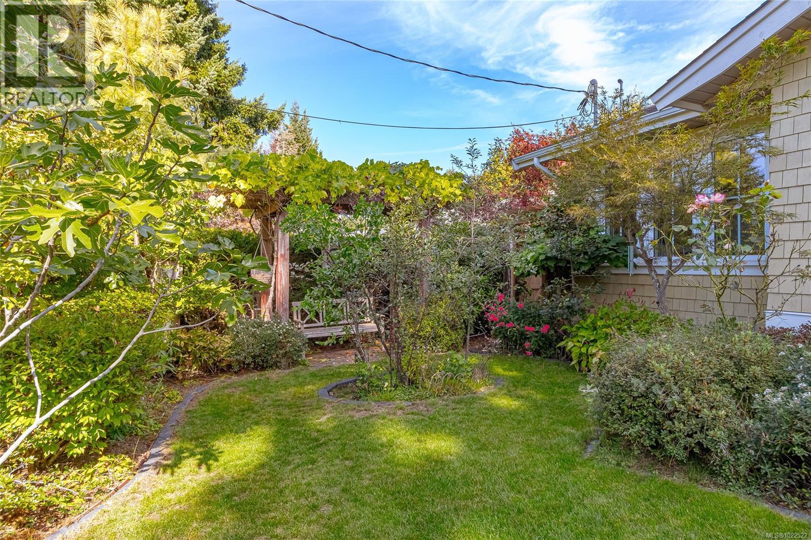 598 Arbutus St, Qualicum Beach