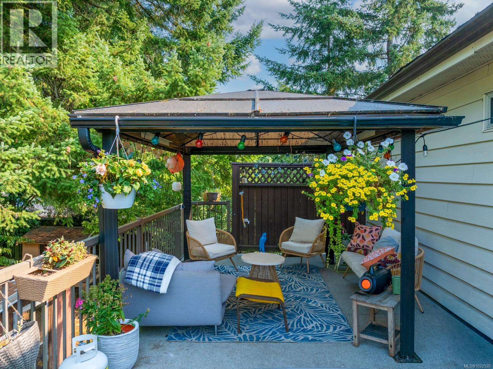 4738 Oakridge Dr, Courtenay