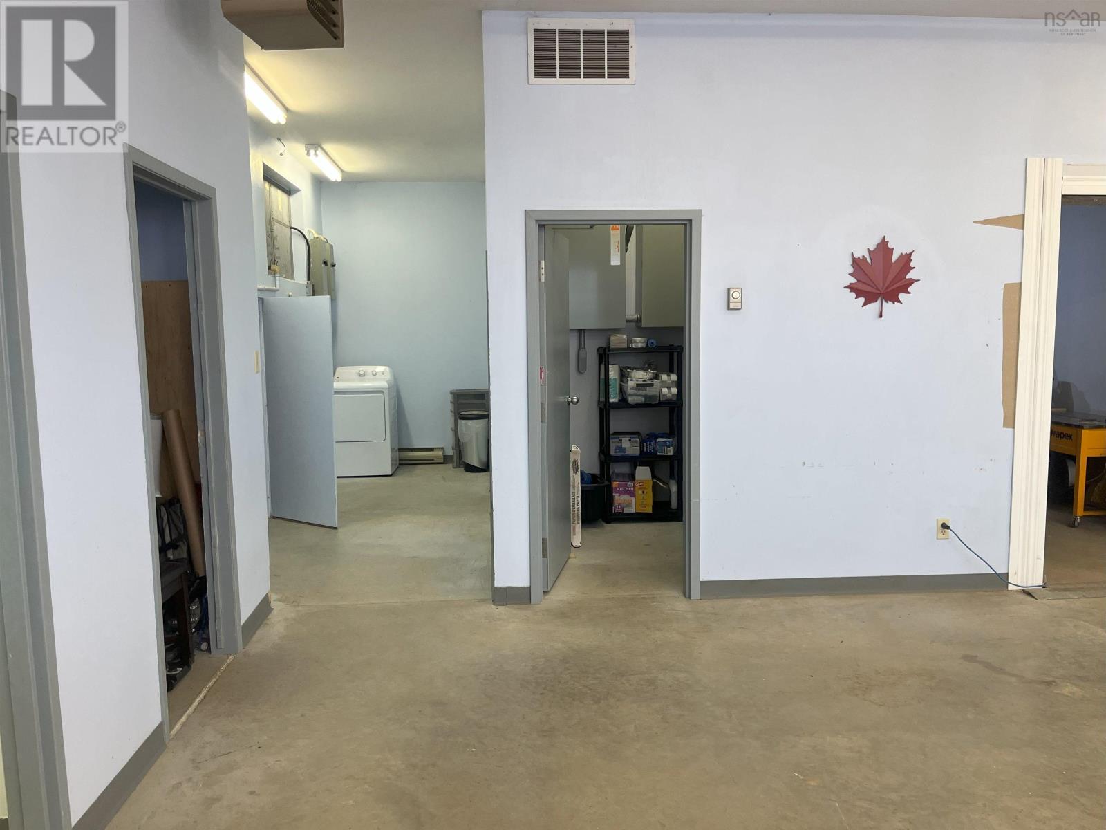 Property 26 of 50 of 6858 Highway 105