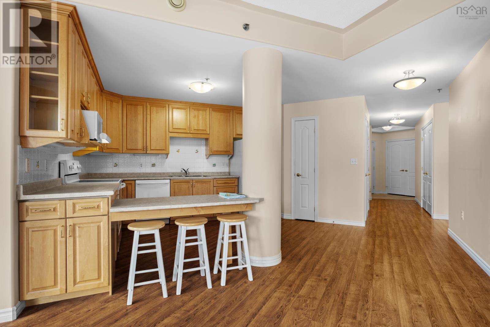 Property 11 of 39 of 404 114 Regency Park Drive